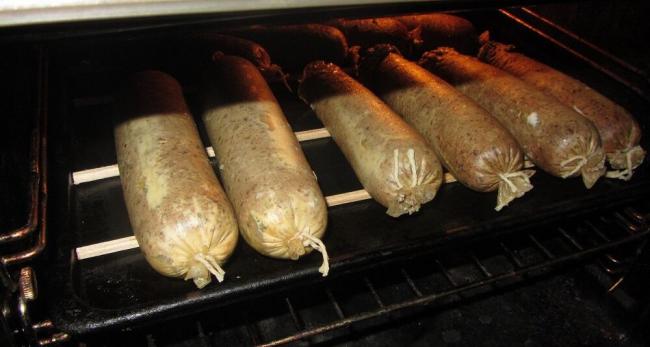 Запекание ветчины из курицы и сердечек Куриная ветчина на решетке духовки