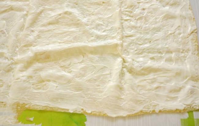 Намазывание лаваша майонезом Лаваш и майонез