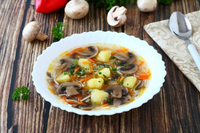 Грибной суп с грибами и вермишелью и картофелем пошаговый рецепт с фото и видео - 1000.menu