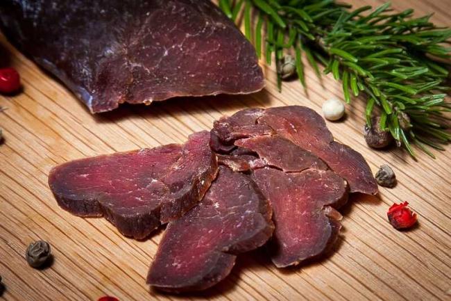 Мясо лося холодного копчения Лось холодного копчения