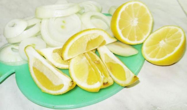 Приготовление луково-лимонного маринада для скумбрии Лук и лимон для маринада