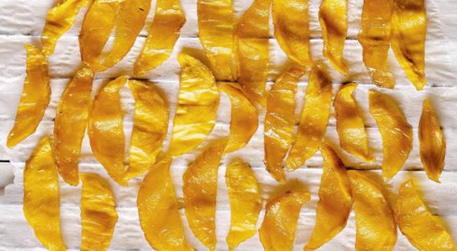 Вяление манго на солнце Манго на солнце