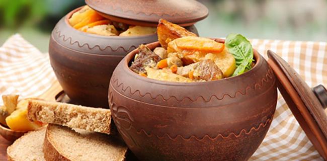 Мясо в горшочке с картофелем в духовке: 6 пошаговых рецептов