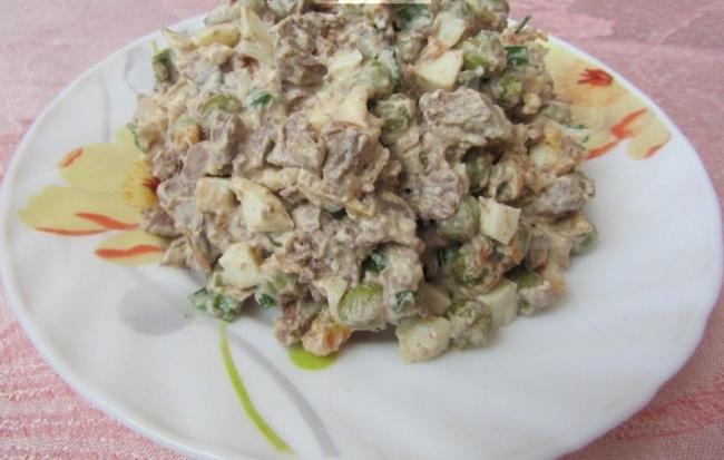 Нежный салат из куриной печени рецепт с фото и видео - 1000.menu