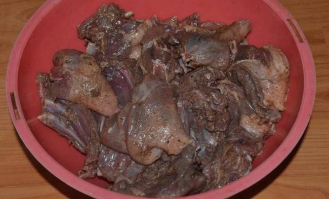 Маринование мяса нутриями со специями Нутрия со специями