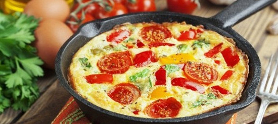 Омлет с перцем, грибами, помидорами и брынзой рецепт - европейская кухня: основные блюда.