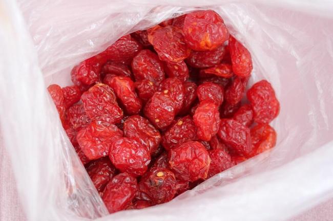 Сушеный кизил для перекуса Пакет с ягодами-цукатами