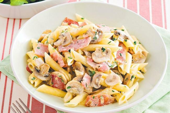 Паста с ветчиной и грибами рецепт с фото и видео - 1000.menu