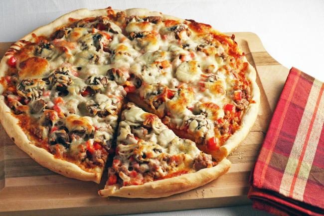 Пицца с консервированными шампиньонами