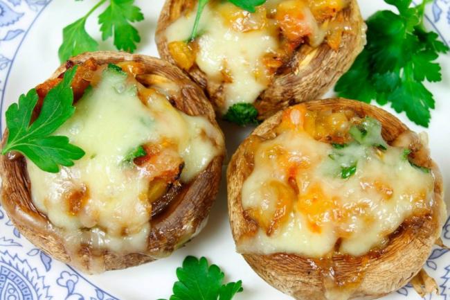 Как вкусно приготовить шампиньоны целиком
