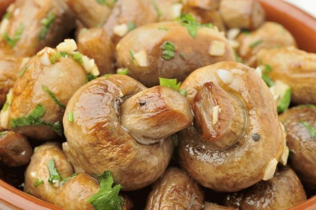 Как вкусно приготовить шампиньоны целиком