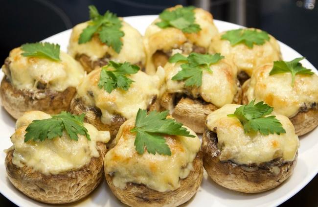 Как вкусно приготовить шампиньоны целиком