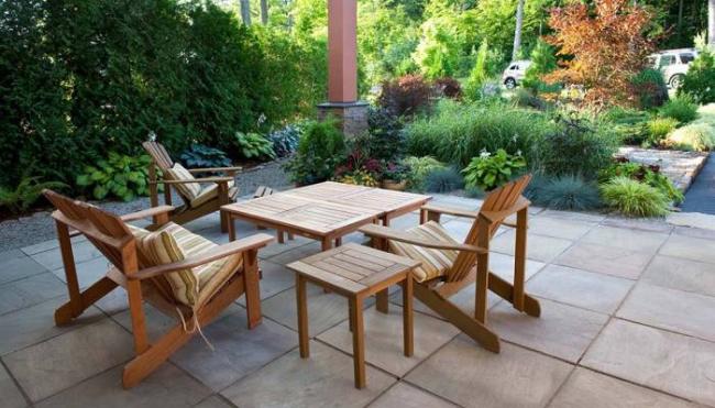 Деревянная мебель в патио Патио и деревянная мебель