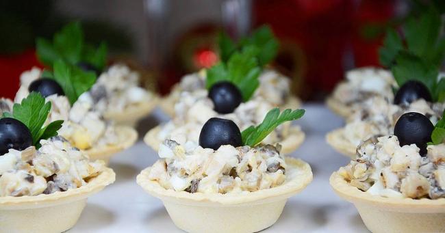 Тарталетки с курицей и грибами на рождественский стол - пошаговый рецепт с фото. Автор рецепта Людмила Попова . - Кухонная плита