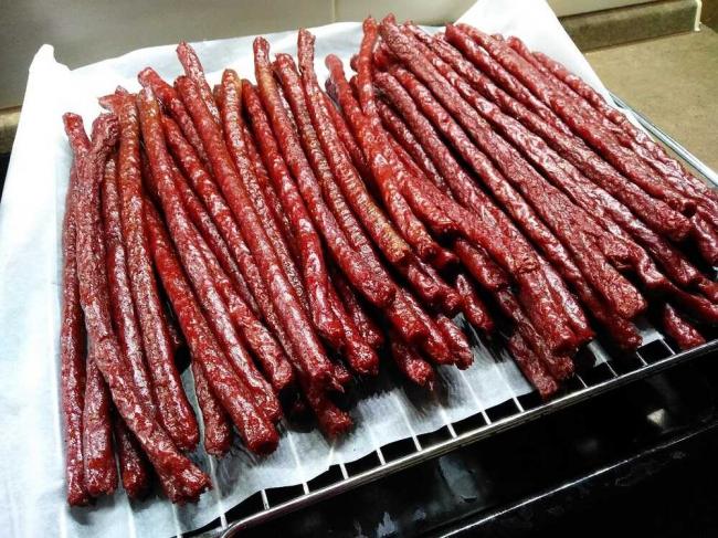 Готовые пивчики из мяса говядины Пивчики из говядины на решетке