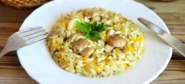 плов с солеными грибами