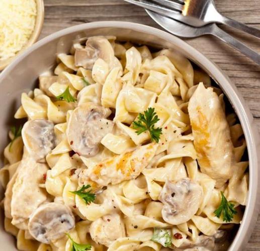 Паста с курицей и грибами в сливочном соусе карри: рецепт с фото