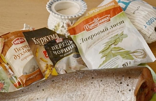Толстолобик и специи для маринования  Рыба и специи