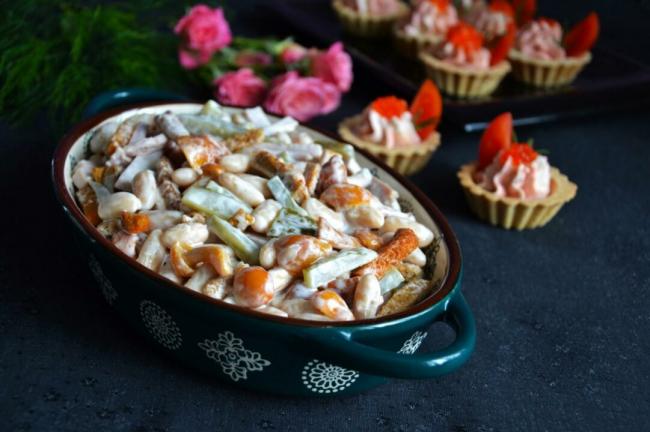 Грибной салат с маринованными бобовыми грибами и ветчиной рецепт с пошаговыми фото и видео - 1000.menu