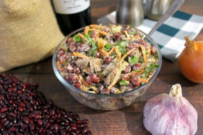 Салат из куриной печени и фасоли рецепт с пошаговыми фотографиями - 1000.menu