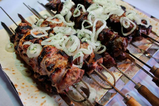 Шашлык с луком Шашлык