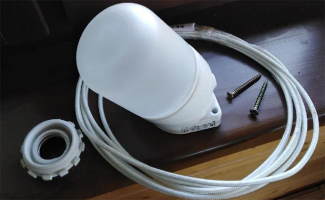 Материалы для оборудования подсветки для мангала Шнур, лампа и саморезы