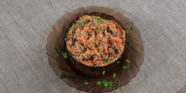 Салат из куриной печени и моркови