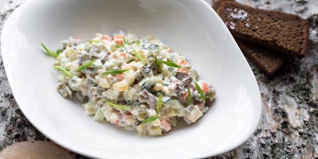 Рецепт: Салат с говядиной, картофелем, морковью и горохом