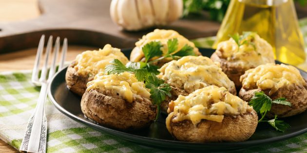 Шампанское, фаршированное мясом и сыром: простой рецепт