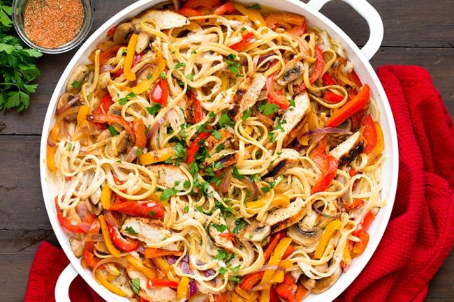 Паста с курицей и овощами - рецепт с фотографиями | CookJournal