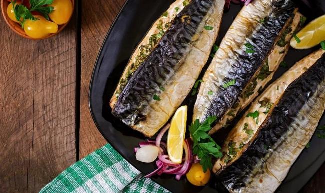 Запечённая в духовке с грилем скумбрия  Скумбрия из духовки