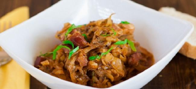 Солянка с мясом, грибами и капустой