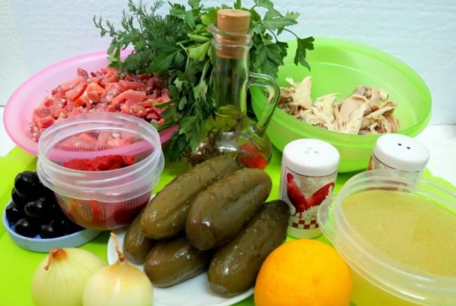 Ингредиенты для приготовления солянки с колбасой и курицей  Состав солянки с курицей и колбасой