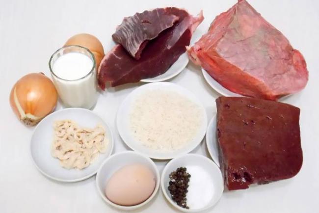 Ингредиенты для приготовления тутырмы из субпродуктов Субпродукты, рис, яйцо, специи