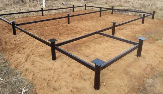 Свайный фундамент для бани с барбекю Свайный фундамент для бани