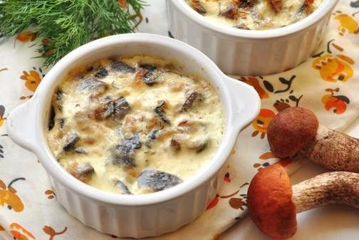 Как вкусно приготовить свинину с грибами в духовке