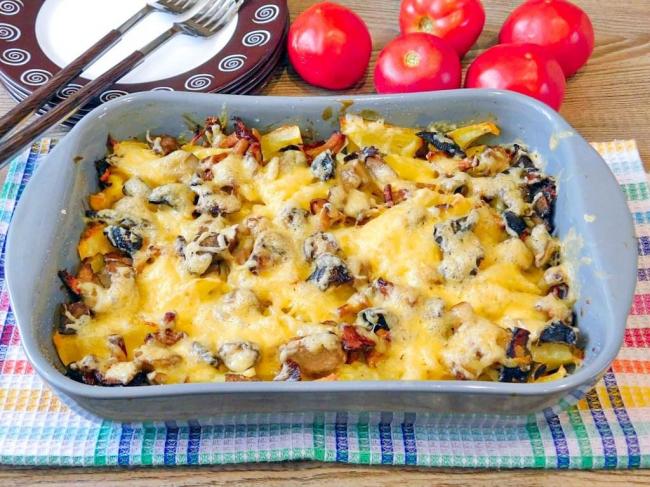 Свиная вырезка в духовке с картофелем и грибами рецепт с пошаговыми фото - 1000.menu