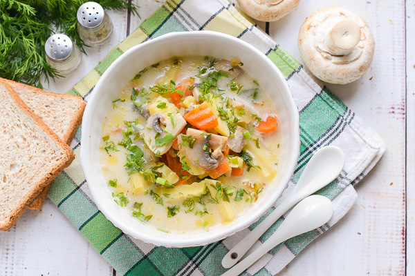 Как сварить вкусный грибной суп из шампиньонов с сыром
