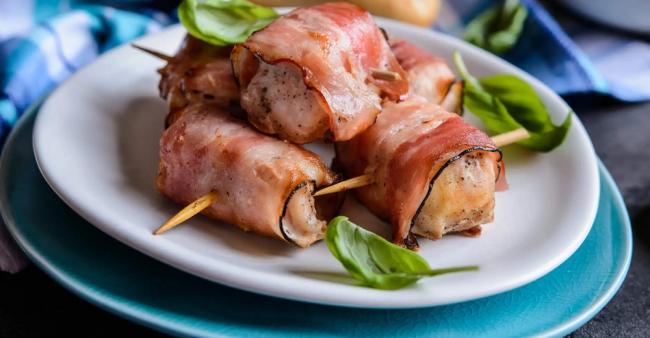 Шашлык из тунца в беконе Тунец в беконе