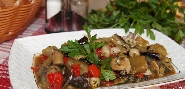 ТОП-10 рецептов баклажан с грибами шампиньонами