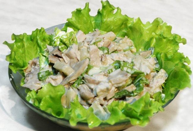 Салат с печенью и грибами