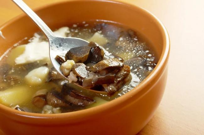 Как вкусно сварить суп с сухими грибами