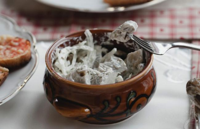 Как быстро и вкусно приготовить грузди со сметаной
