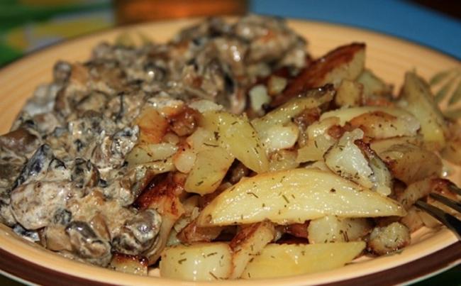Как быстро и вкусно приготовить грузди со сметаной