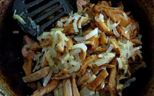 Как вкусно приготовить жареные грузди на сковороде
