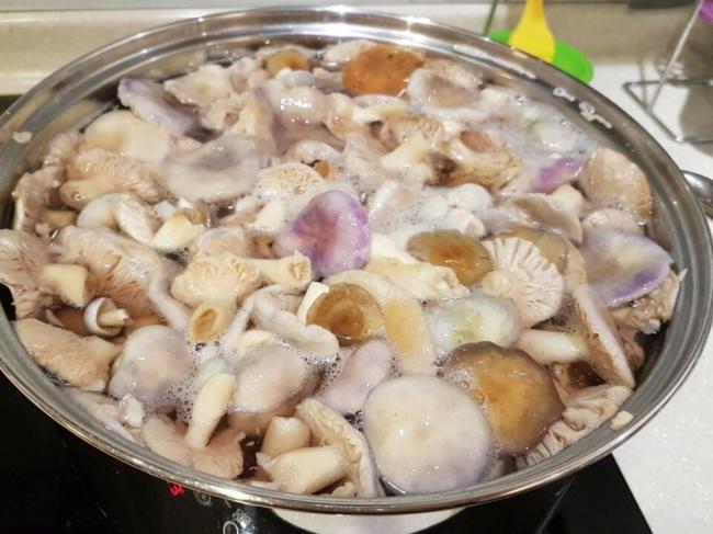 Как вкусно приготовить жареные сыроежки