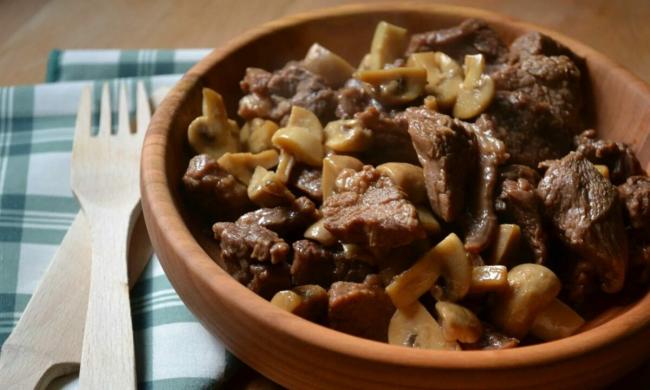 Блюда с маринованными грибами