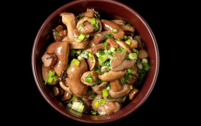 Как мариновать грибы на зиму в банках с уксусом