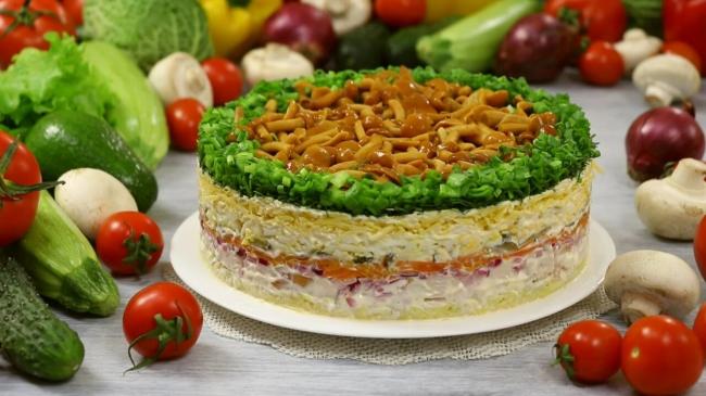 Как приготовить салат с ветчиной и опятами