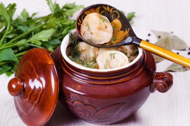 Как приготовить пельмени с грибами